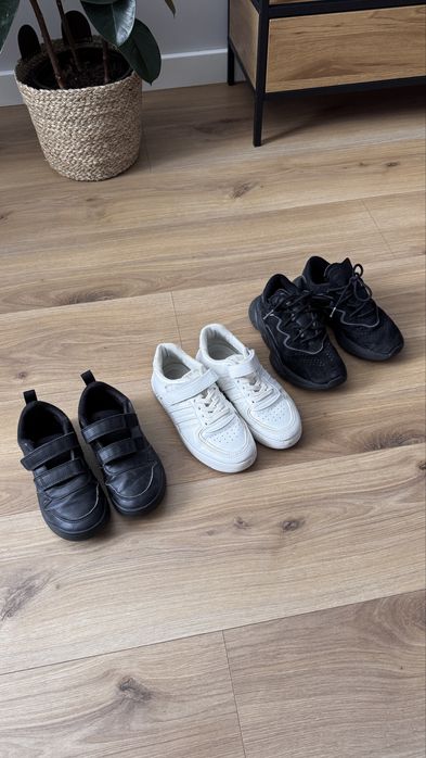 Білі кросівки унісекс