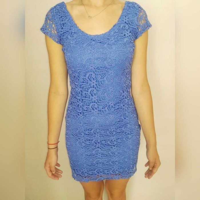 Reserved Sukienka z koronką i podszewką r. 34/36