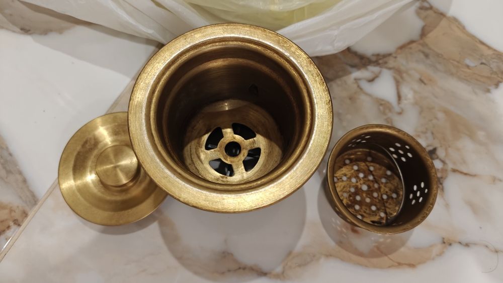 Золотой сифон для мойки на кухню из нержавейки с переливом nett