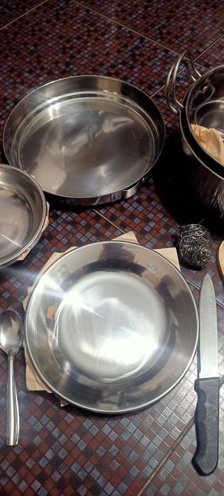 Набір залізного посуду. На природу дуже добре.