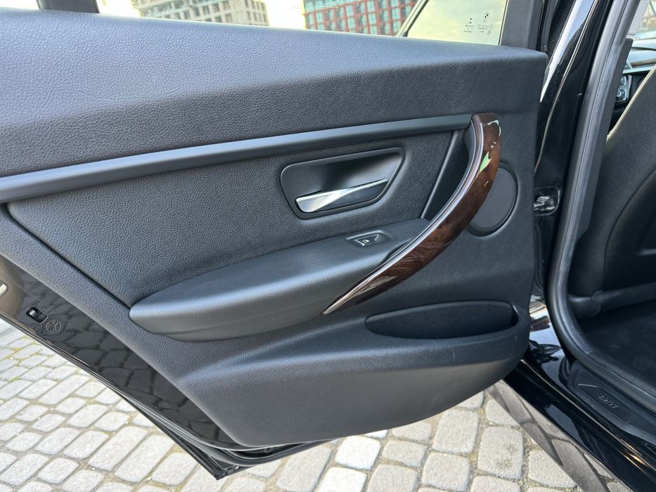 BMW F30 2016р. 11000$ Терміново