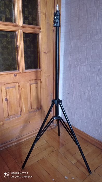 Штатив для лазерного рівня (телефону)