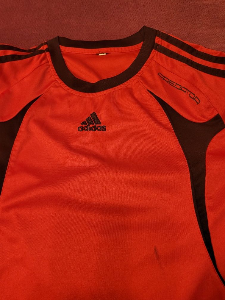 Adidas, sportowa koszulka predator