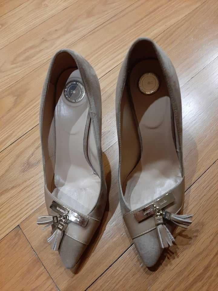 Sapatos em pele Elisabetta Franchi, marca original.