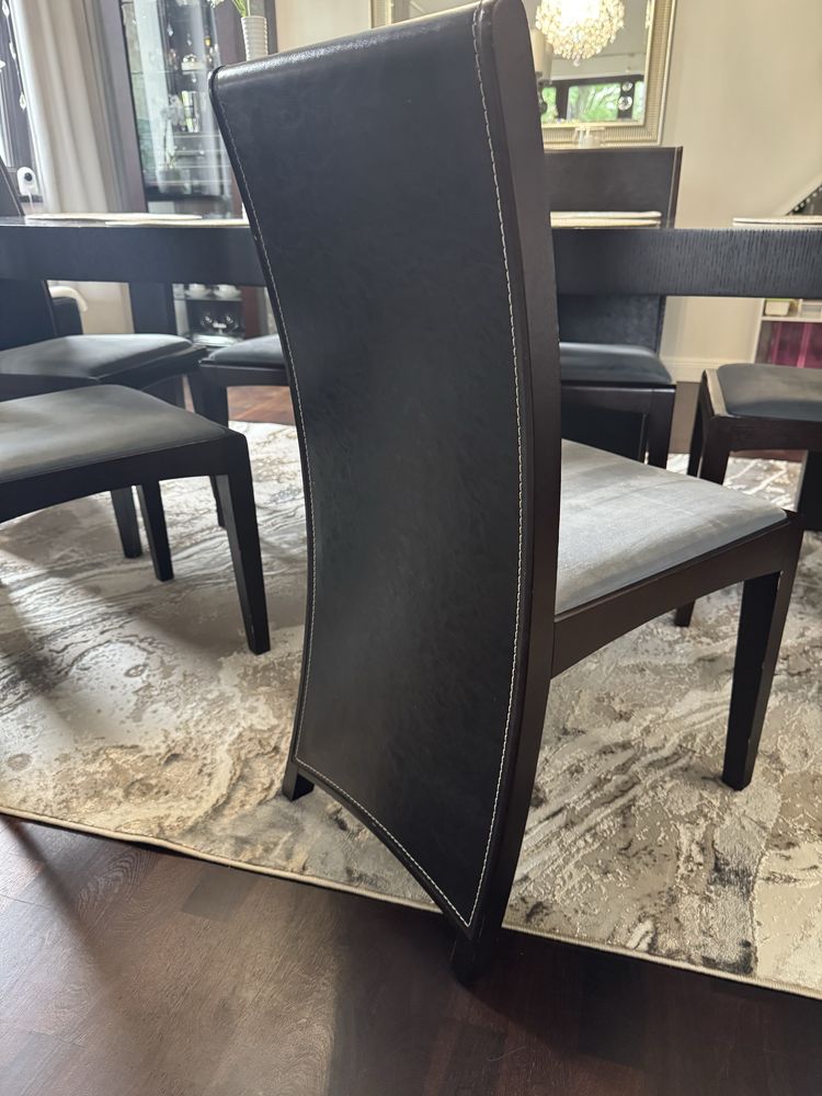 Stol jadalny plus krzesla , marka Vinotti, wenge