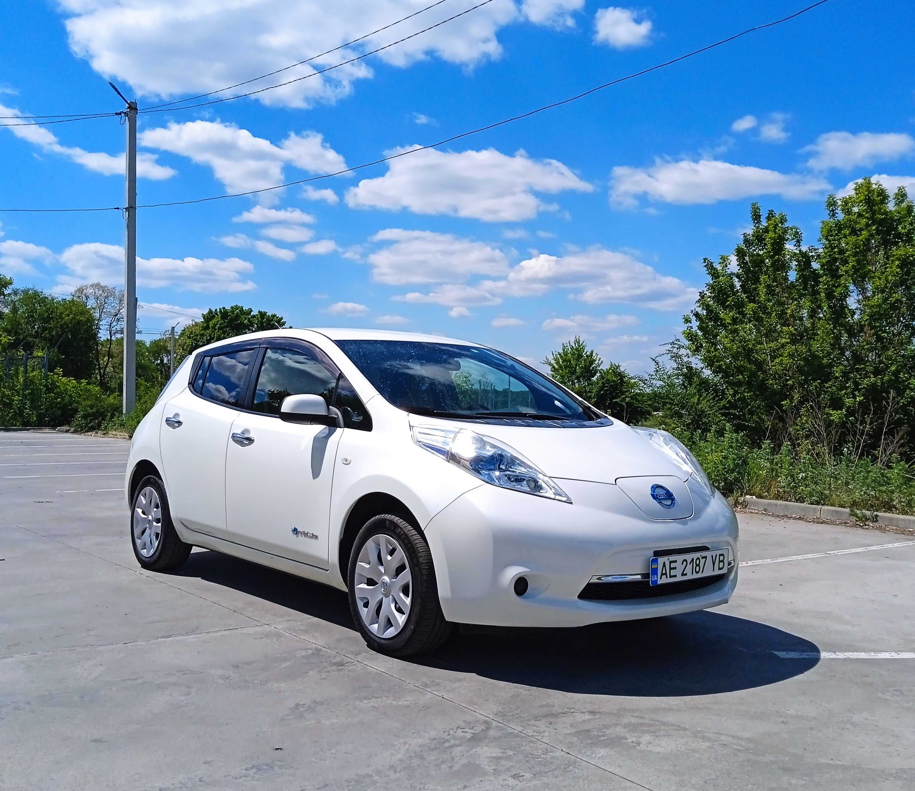 Nissan Leaf 2015р