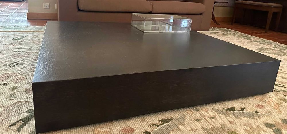 Mesa de sala de estar castanha