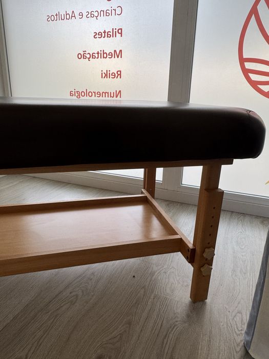 Marquesa fixa em madeira