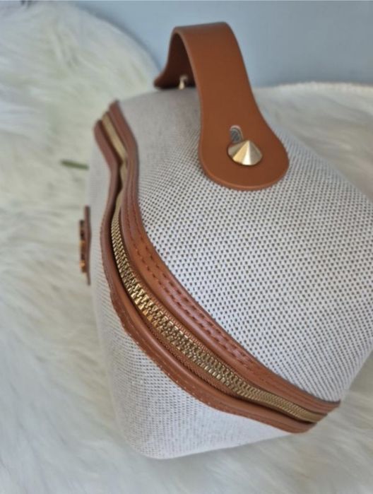 Косметичка кейс 24 см