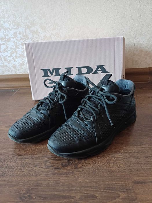 Шкіряні фірмові туфлі гарний стан 37 розмір