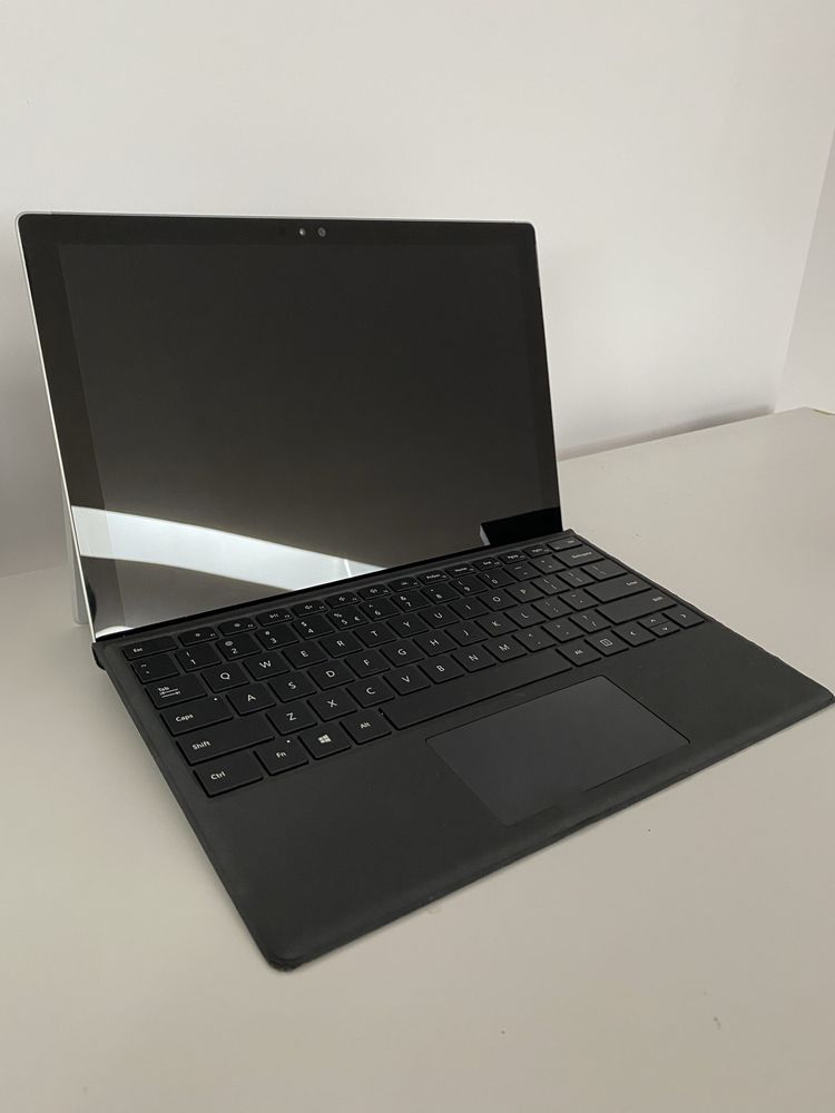 Microsoft Surface Pro 4 128GB 4GB RAM Intel i5 Bardzo dobry stan