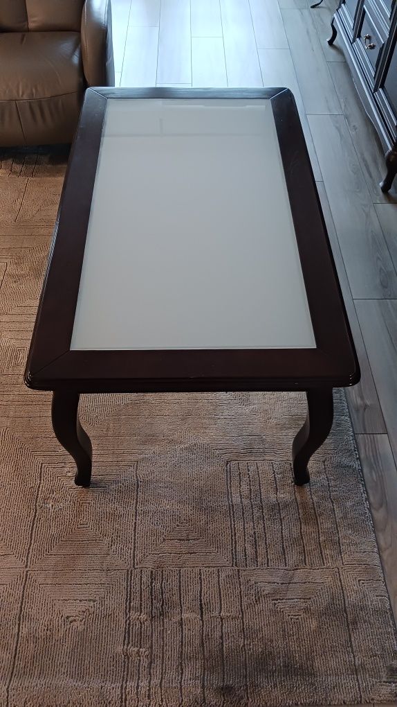 Komplet mebli drewnianych do salonu