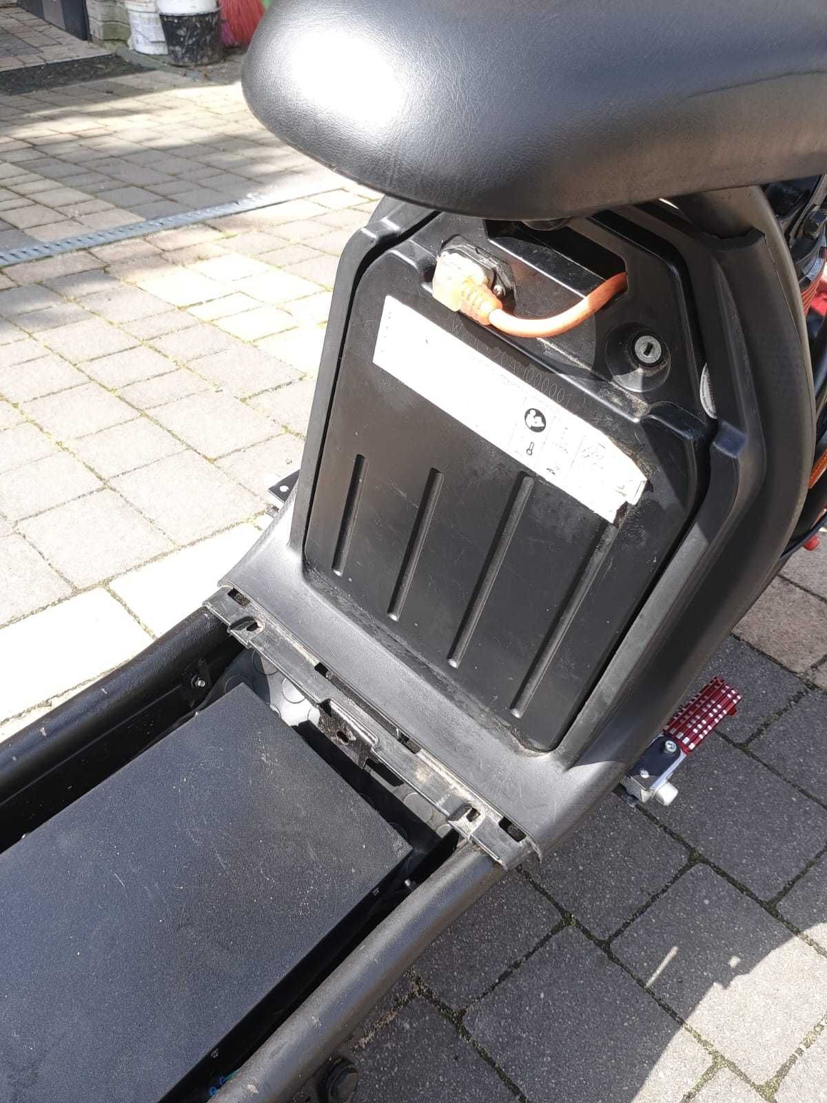 Motorower (skuter elektryczny Bili Coco 1 ) 1500W 60V 12Ah + 100Ah