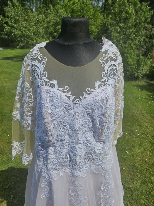 Suknia ślubna plus size