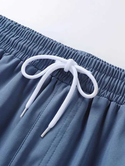 Чоловічий спортивний костюм