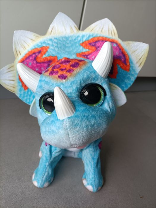 Fur Real Friends dinozaur Triceratops niebieski