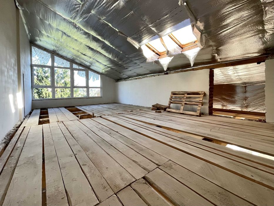 Продаж 2к квартири 92 кв. м на вул. Бурденка 18, кв. 6