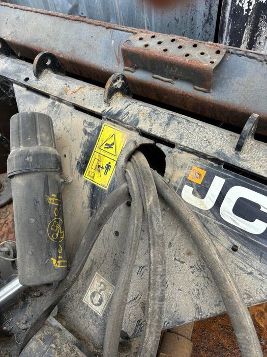 Гідравлічний поворотний сніговий відвал
до JCB225 ОРИГІНАЛ
