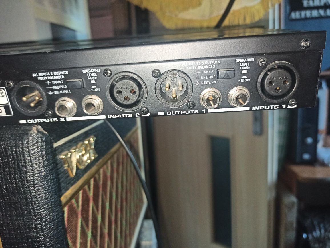 Behringer Virtualizer 3D FX 2000