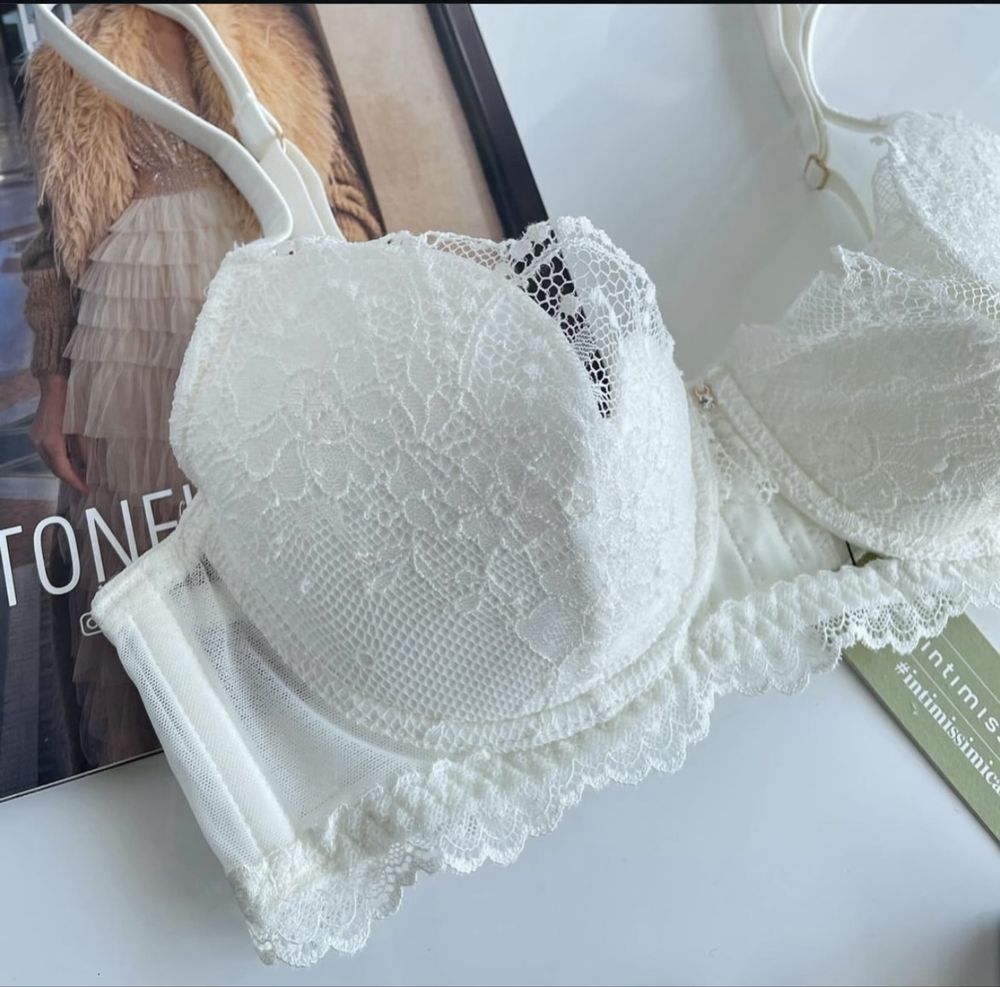 Intimissimi – ніжний бюстгальтер із мереживом