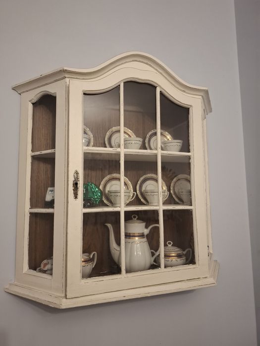 Witrynka wiszącą w stylu prowansalskim, shabby chic, retro