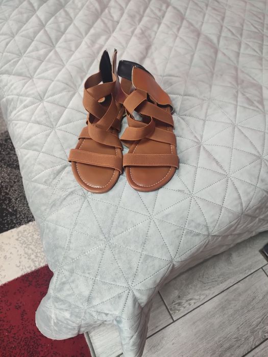 Damskie sandały brązowe