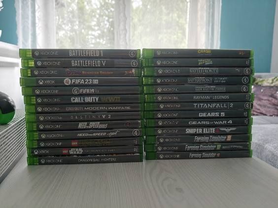 Xbox one s 1 Tb , 26 gier 2 pady