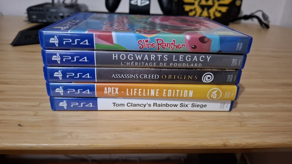 PS4 Slim 1TB + original controller + 5 games + 3D supports64552126368258122