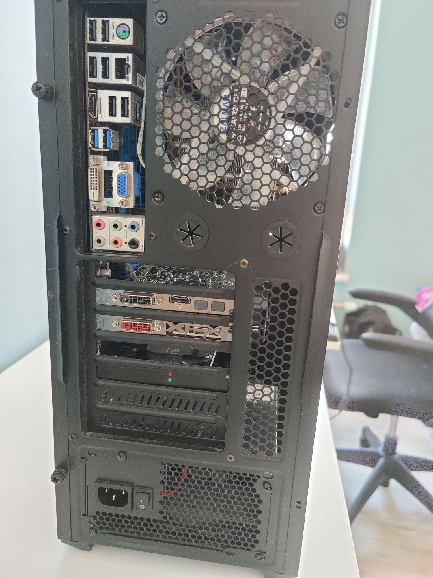 Продам игровой компьютер core i7 3770k, 8 gb ОЗУ, 4 Тб, xfx r9 280 3g