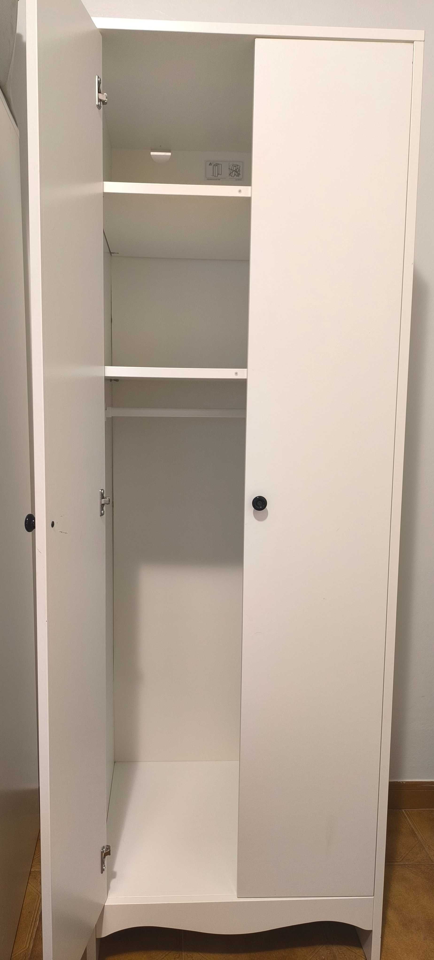 2 Roupeiros iguais Ikea