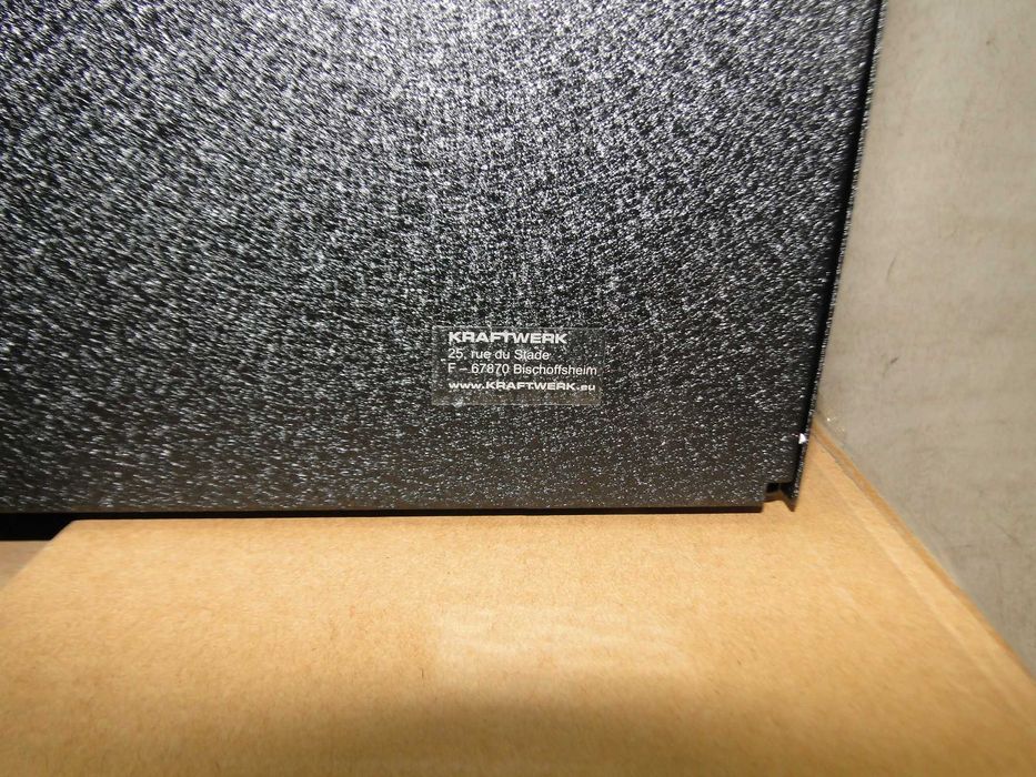 Szafka wisząca wieszana do garażu Kraftwerk 3964-01 Nowa