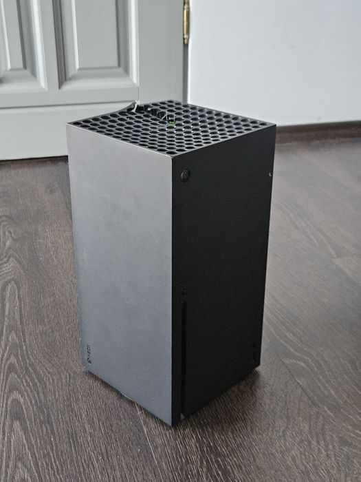 Konsola Xbox Series X 1Tb uszkodzona