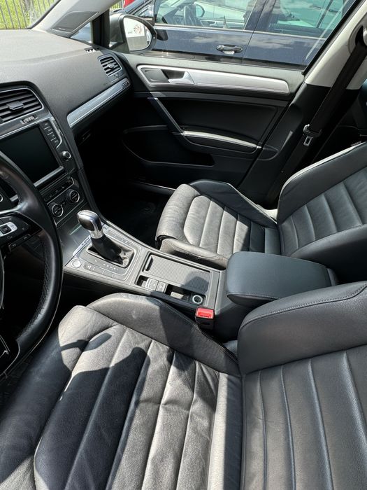 Volkswagen e golf 2015 года пробег 115 тыс dinaudio