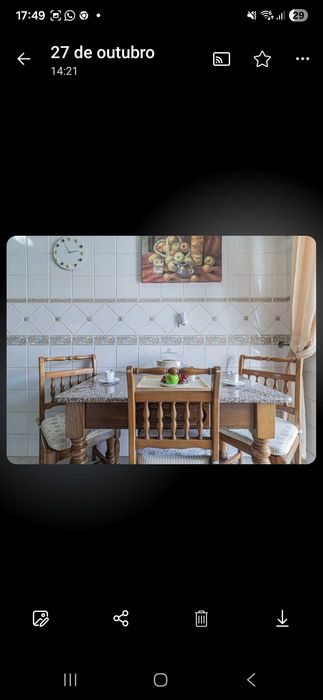 Mesa de cozinha com tampo em granito + 4 cadeiras em madeira