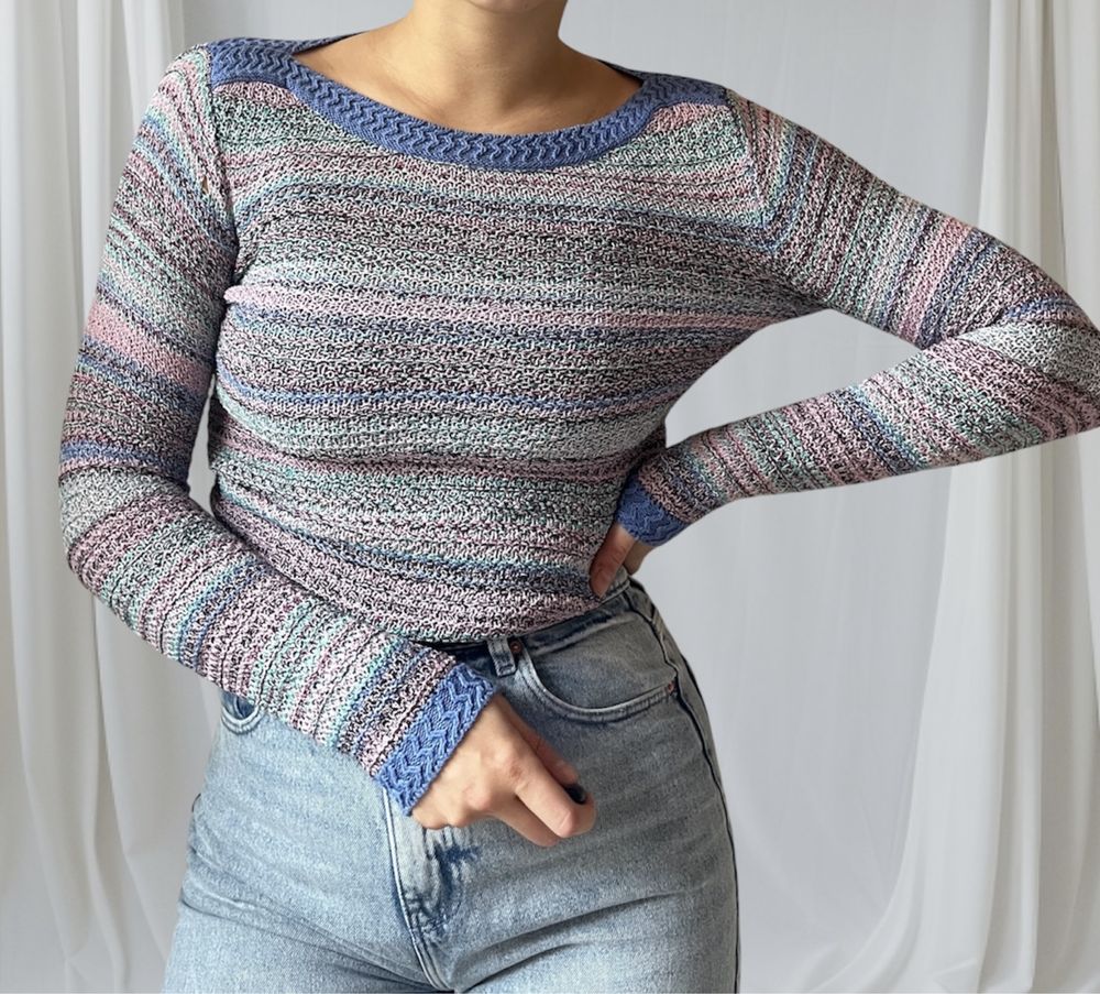 kolorowy sweter w stylu Missoni