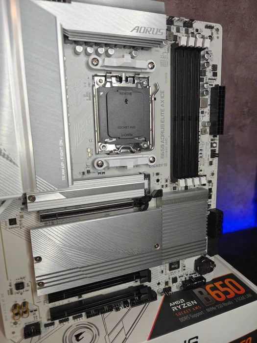 Материнська плата Gigabyte B650 Aorus Elite AX Ice (AM5) 7000-9000 AMD