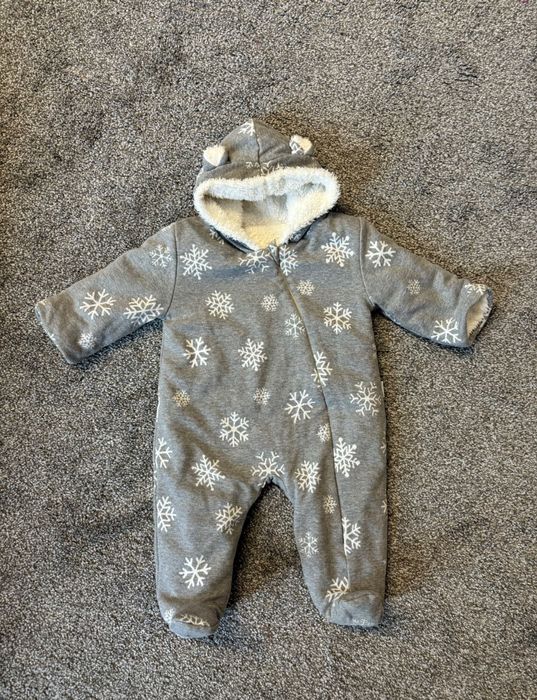 Ciepły kombinezon niemowlęcy, rozmiar 68