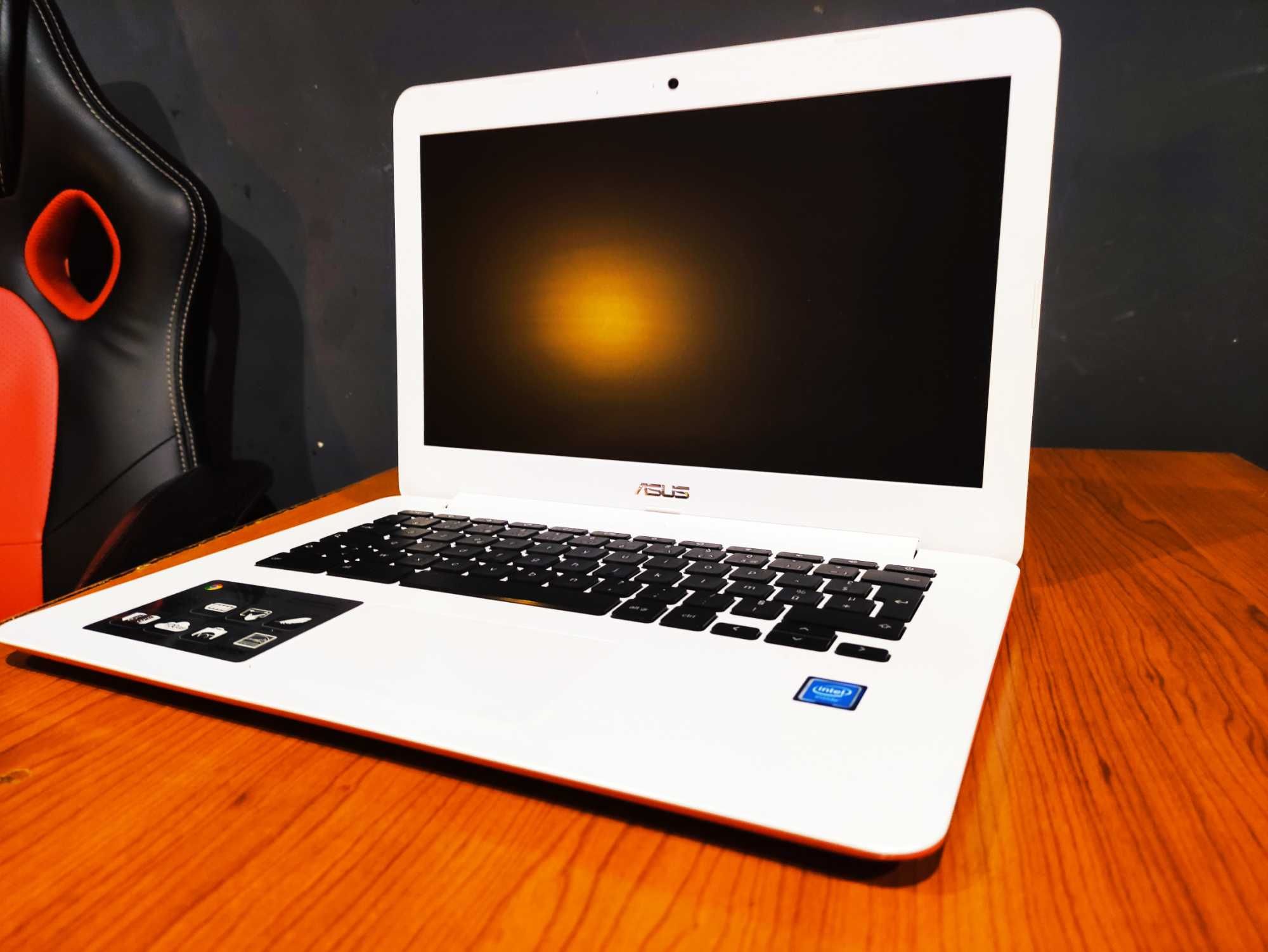 Komputer Laptop Ultrabook Asus do biura/nauki - jak nowy !