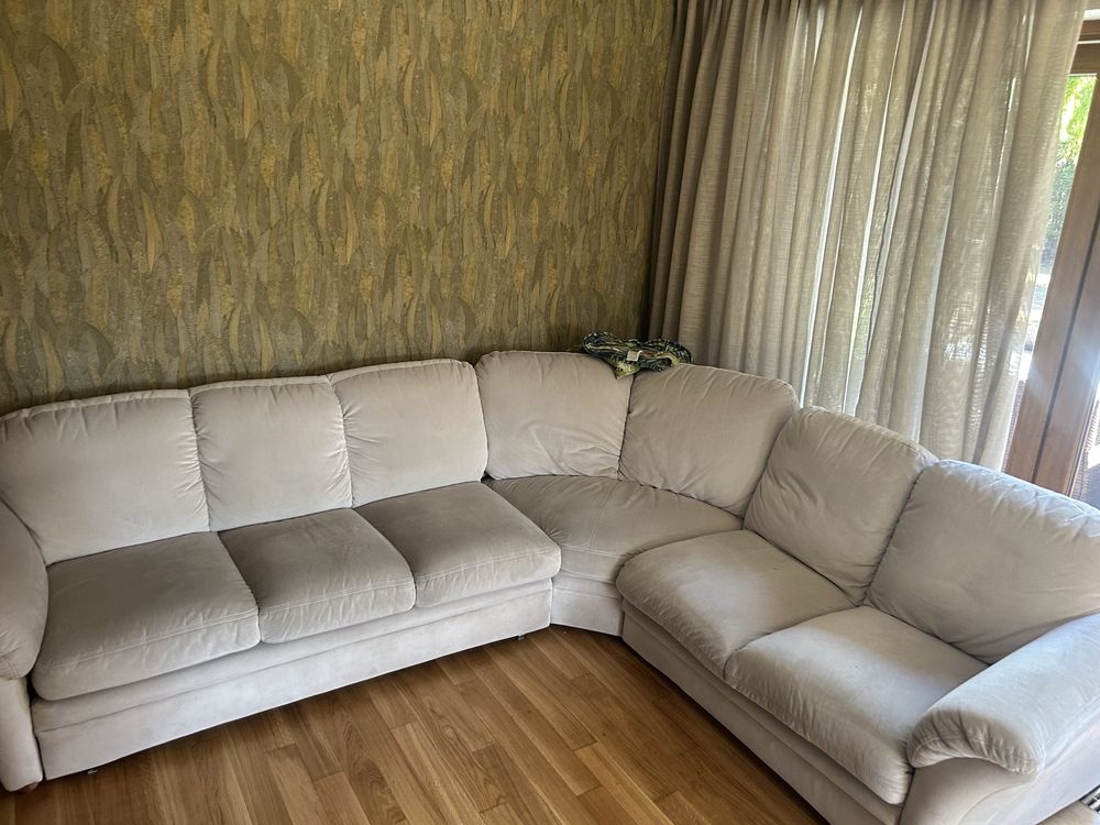 Sofa narożnik jasny beż