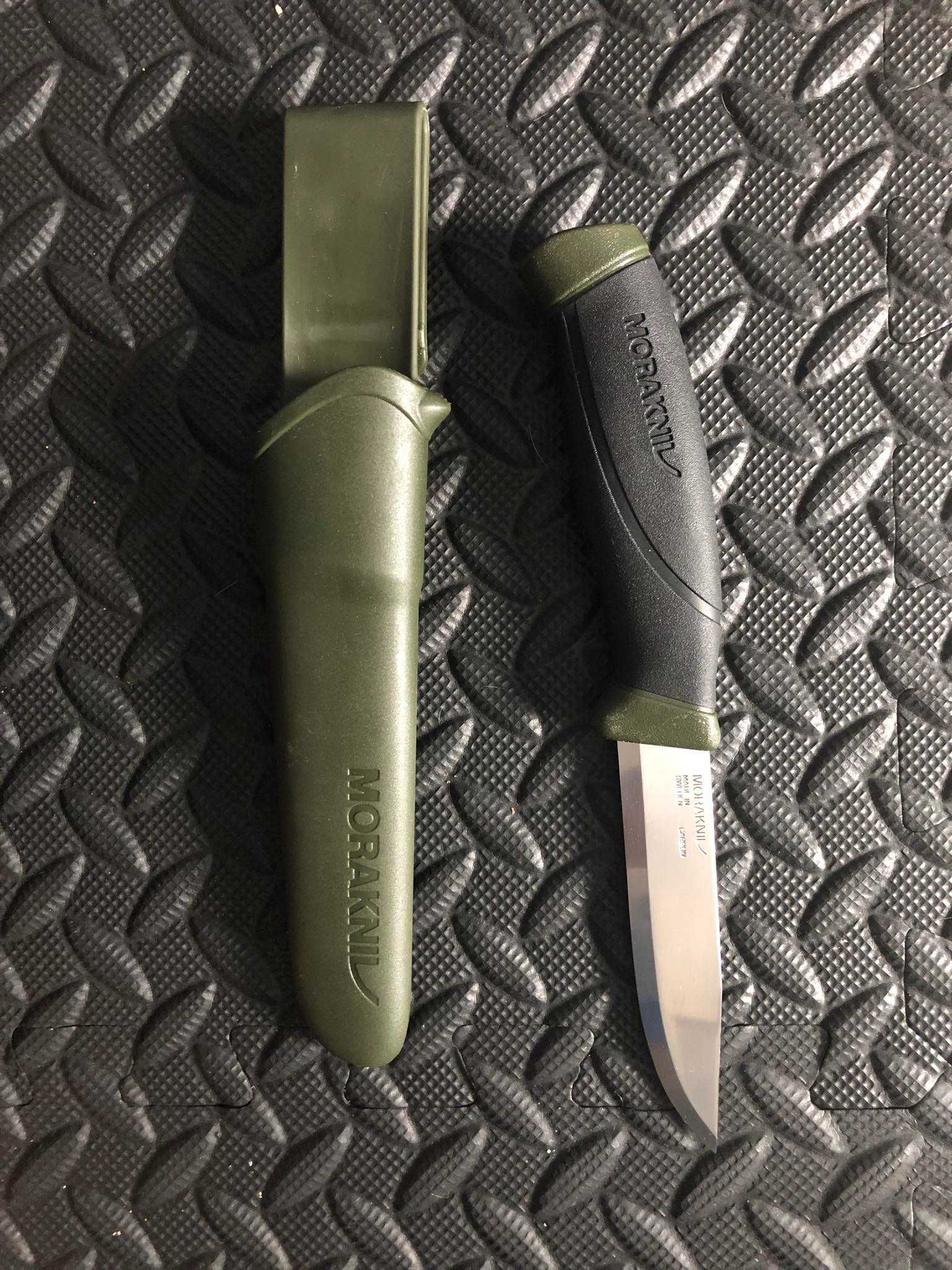 Nóż Mora Companion MG Carbon