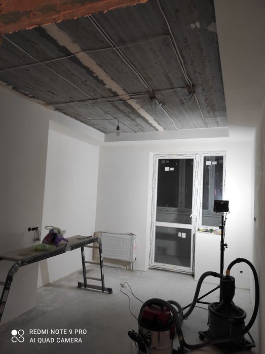 Шпаклёвка, обои,НАТЯЖНЫЕ ПОТОЛКИ