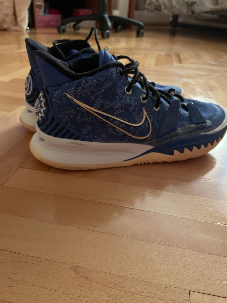 Ориігнальні баскетбольні кросівки Nike