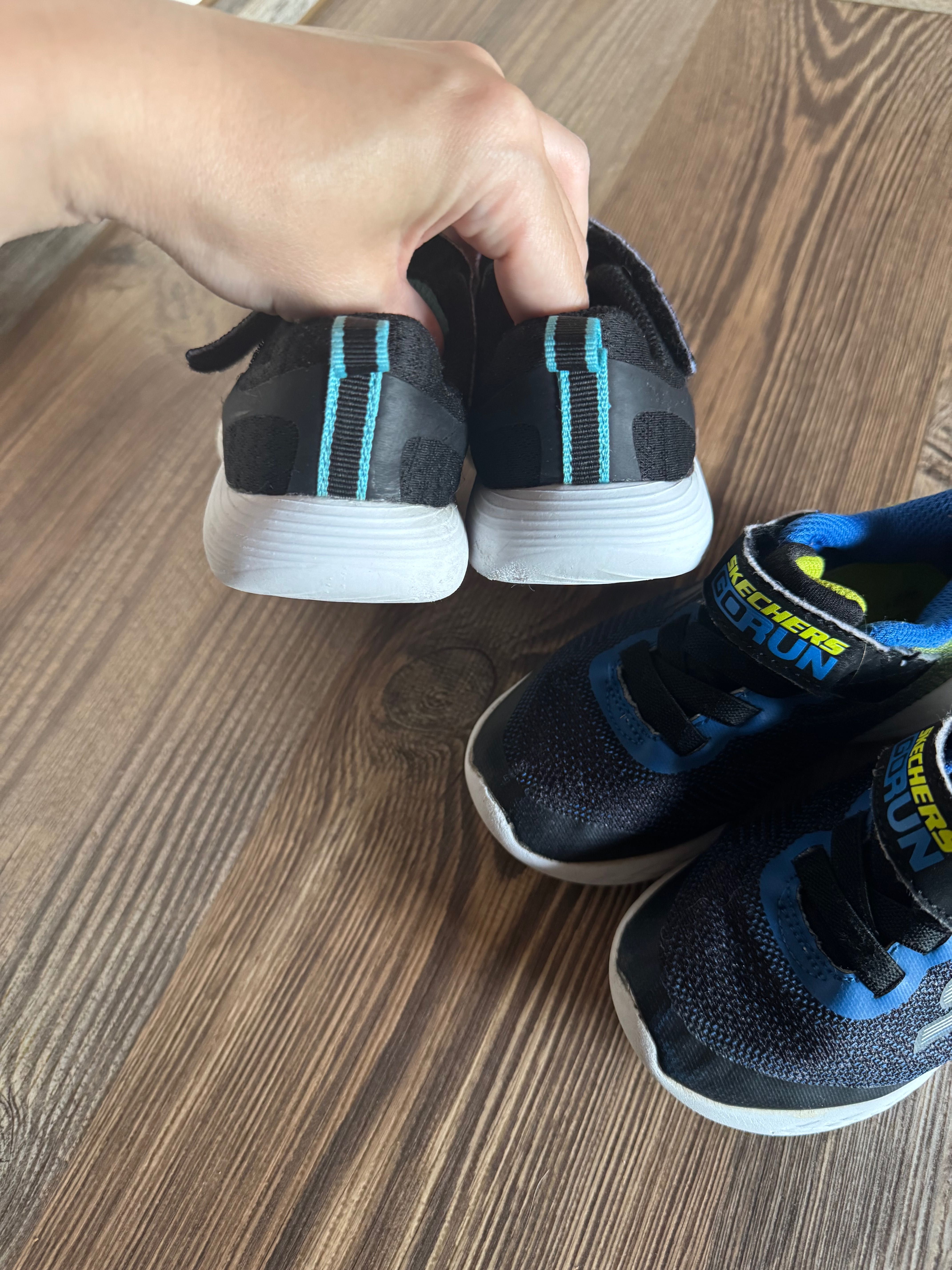 Кроссовки SKECHERS для мальчика  24 размер