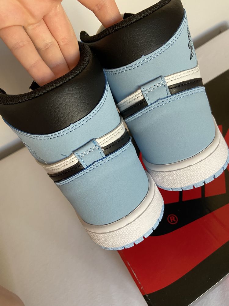 Nike Air Jordan 1 High OG University Blue rozmiar 45