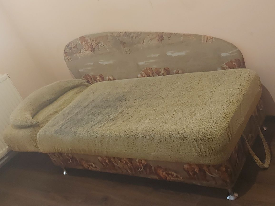 Дивани два одинакових на праву і ліву сторону