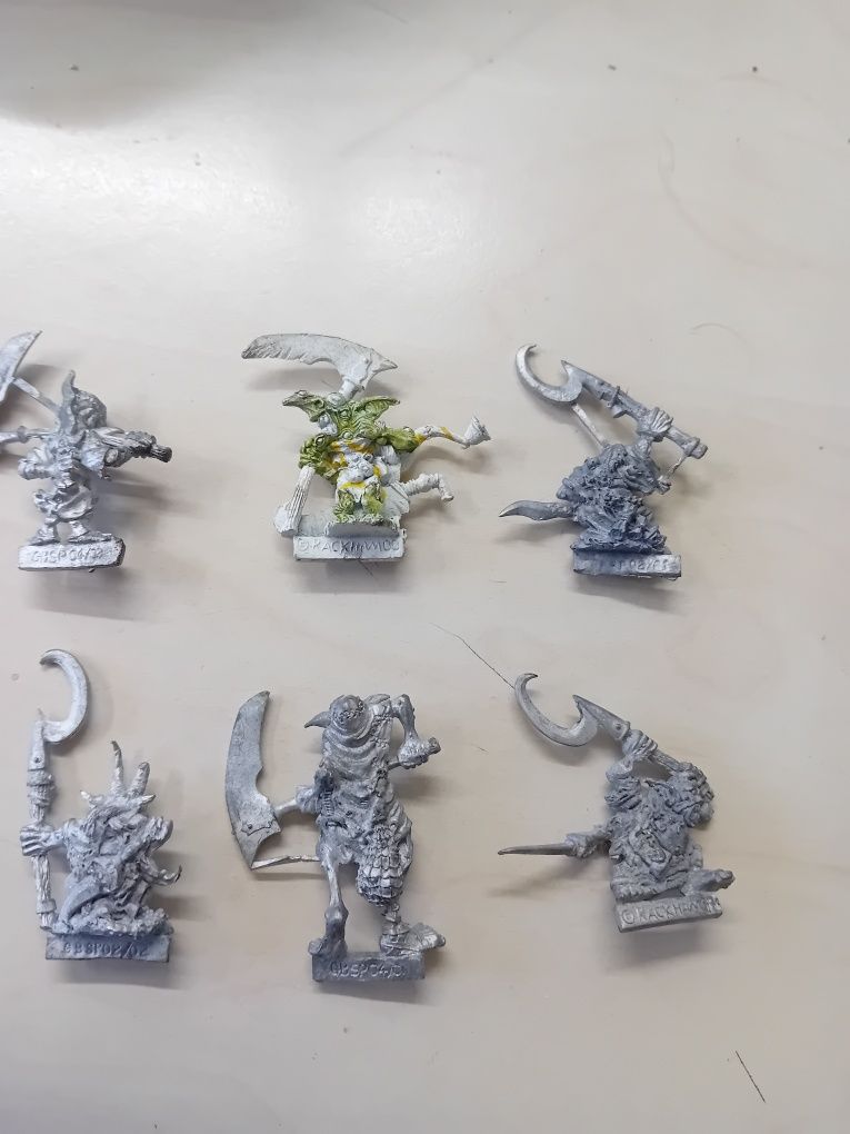 Metalowe figurki