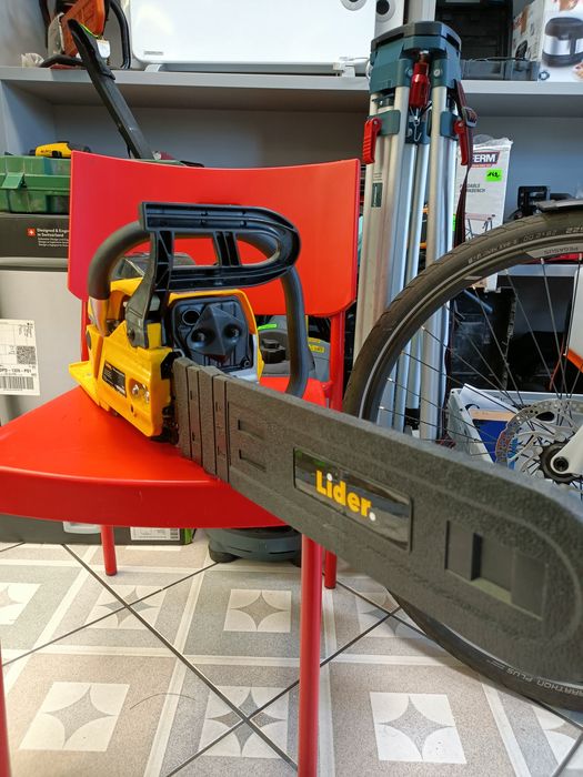 Piła spalinowa Lider hp4945a stan bdb