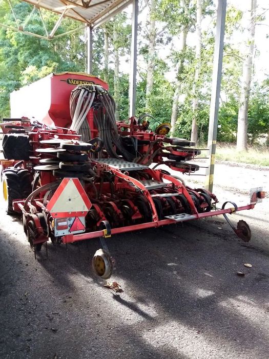 Väderstad SPIRIT ST 400S  Agregat uprawowo-siewny z kontrolą wysiewu