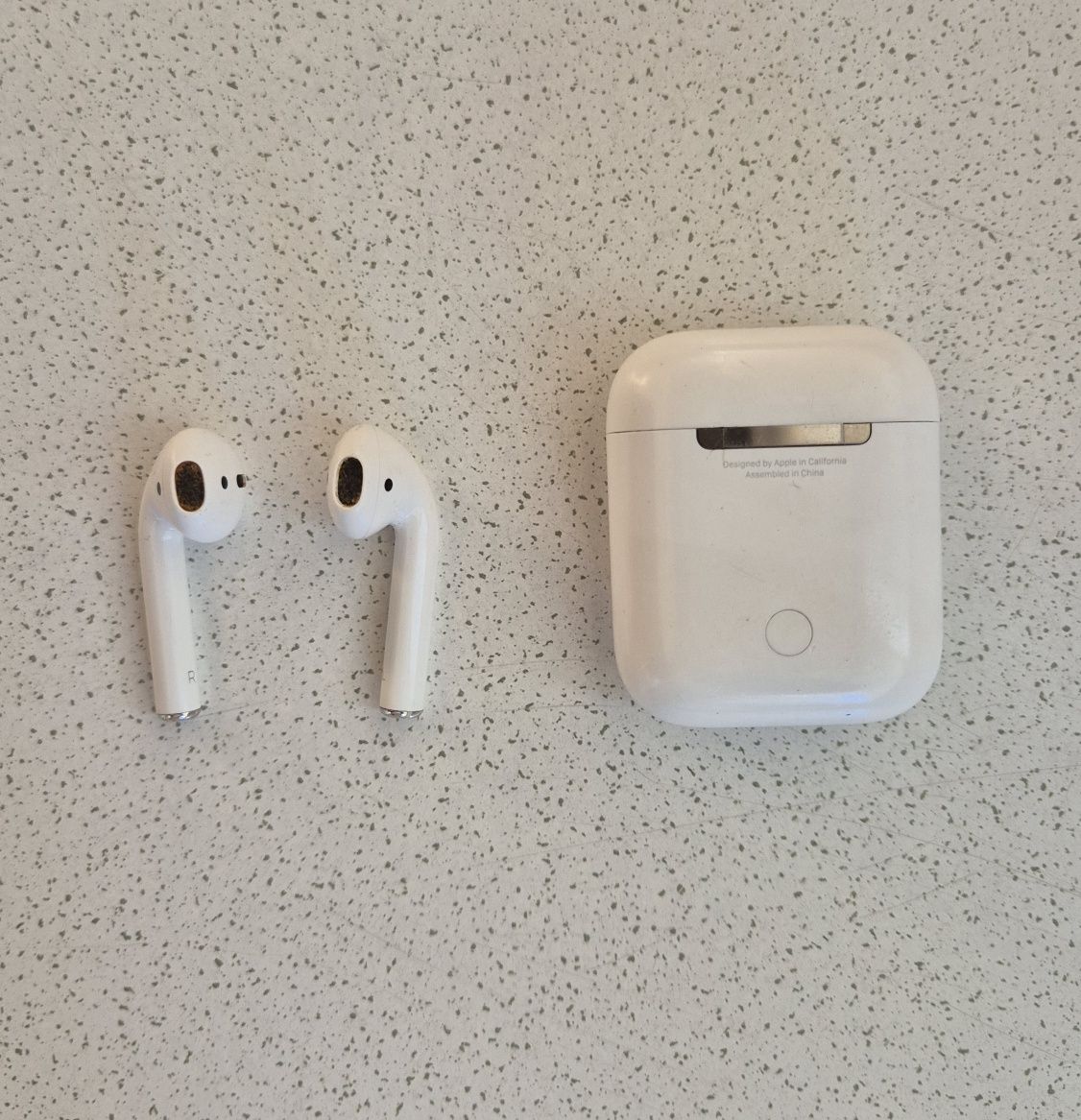 Apple - AirPods 1