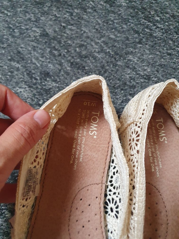 Toms W10 42 ażurowe nowe z metka tomsy bezowe eleganckie